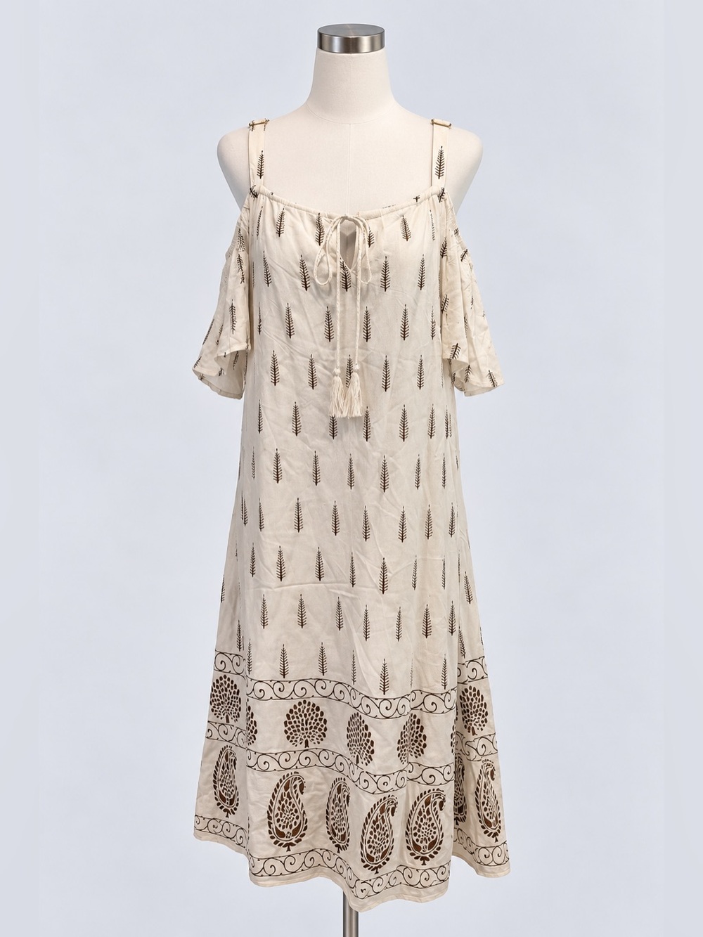 LAPOGEE White & Gold Cold Shoulder Dress size medium